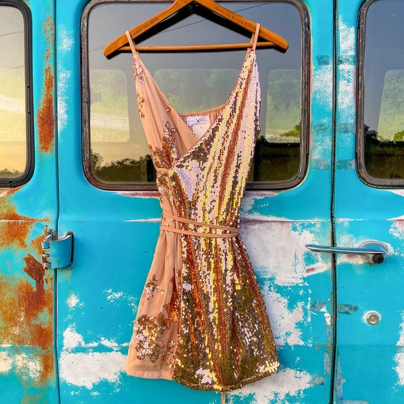 Rebels & Lovers Rose Sequin Mini Wrap Dress NWT Size Large, best fit medium - Picture 1 of 8